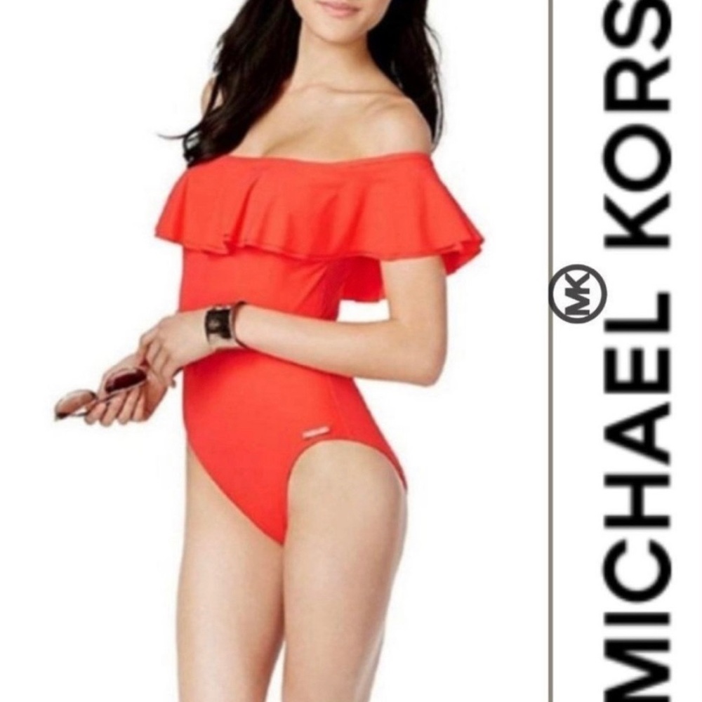 MICHAEL KORS MK cruise collection.  NWT

SZ 6